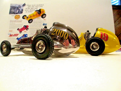 Two vintage cars mint - Image 1 of 4