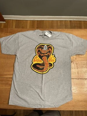 Camiseta gris Cobra Kai Sony Pictures nueva con etiquetas talla extra grande 2021 Foto 1 de 4