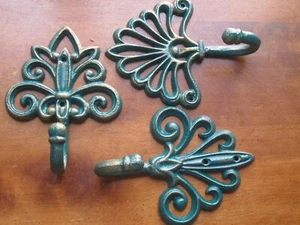 Wall Hanging Hooks, Sungmor Shabby Chic Cast Iron Hooks set of 3 NEW - Picture 1 of 3