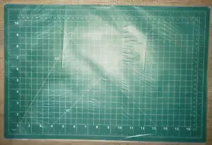 TABLERO MATE DE CORTE DE DOBLE CARA ARTESANÍAS NUEVO NIP 12 x 18 pulgadas ¡muchas líneas para usar! - Imagen 1 de 2