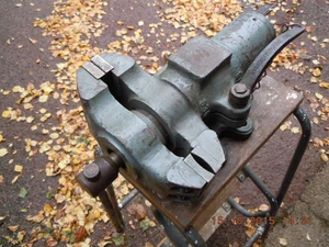 SWINDENS ENGINEER'S PATENT 360 DEGREES REVOLVING HEAD VICE EXCELLENT CONDITION - Picture 1 of 12