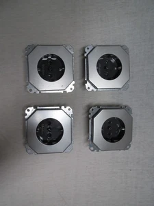 Merten OKTOCOLOR 4xSteckddosen titan 234005 - Bild 1 von 1