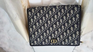 DIOR 30 Montaigne Dea Pouch - Guaranteed Authentic Bag - Picture 1 of 10