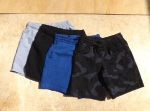 Pantalones cortos de jersey para niños talla pequeña (6/7), Cat & Jack, gris camuflaje negro azul - Imagen 1 de 6