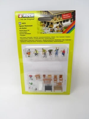 Noch HO 16215 In the Garden Gardening People Farm Backyard Accessories Set - Image 1 of 2