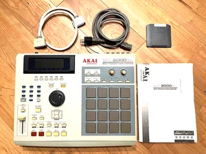 AKAI professional MPC2000XL Sampler Sampling Sequencer Drum Machine MPC Tested - Picture 1 of 12