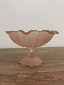 Vtg Depression pink frosted glass Westmoreland Lotus compote pedestal bowl - Picture 1 of 11