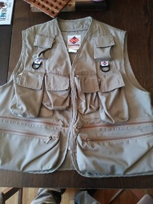 Fishing Vest Columbia Tan Khaki Portland Size M Vintage Extra Large 16 pockets - Image 1 of 4