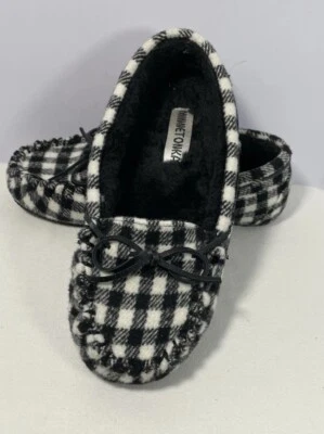Minnetonka Blk/white Checked Flannel Fur Lined Moccasin Slippers 9 M - Image 1 of 4