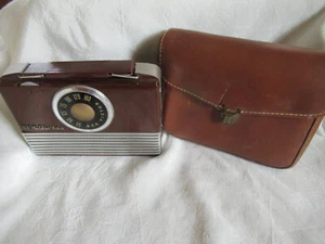 Vintage 1951 RCA Victor B-411 Superheterodyne, Battery Operated, Tube Radio - Picture 1 of 16