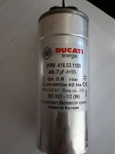 Ducati Condensatore rifasamento mono 2,5 kvar@400V 49,7 µF dim 50x115 mm 4In - Foto 1 di 4