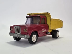 Camión de volteo Tonka Jeep rojo amarillo vintage años 60 hecho en EE. UU. acero prensado - Imagen 1 de 12