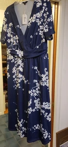 NWT LOT OF 4 LADIES DRESSES SIZE XL NEW SUMMER WEIGHT DRESSES - VERY NICE - Picture 1 of 7