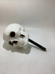 Vintage Halloween Totenkopf Kopf Blasform geformt Shaker Rassel Noise Maker Stick - Bild 1 von 8