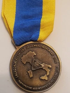 medaglia benemeriti protezione civile emergenza alluvione settembre novembr 2000 - Imagen 1 de 2