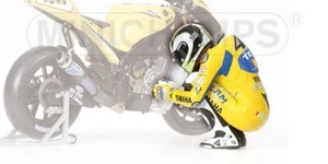 Rossi crouching figure Minichamps 312 060046 Team Yamaha MotoGP 2006 1:12th - Picture 1 of 11