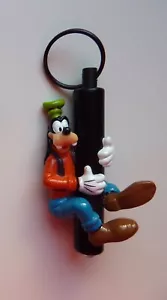RARE Vintage Walt Disney's Goofy Holding Flashlight Keychain - Picture 1 of 3