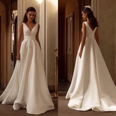 Elegantes vestidos de novia blancos marfil cuello en V sin mangas satinado plisados vestidos de novia Foto 1 de 4