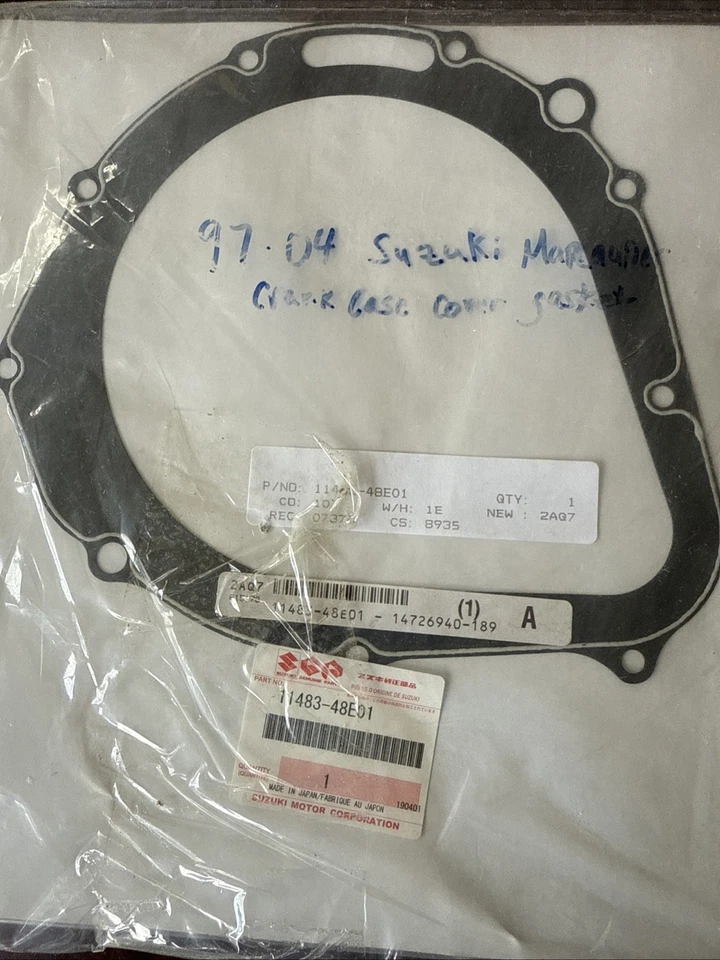 Junta da tampa da manivela Suzuki fabricante de equipamento original 1997-2000 e 2002 VZ800 Marauder 11483-48E01 - Imagem 1 de 3