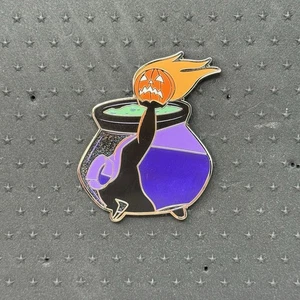 2025 Disney Mickey’s Not So Scary Halloween Party Mystery Pin HEADLESS HORSEMAN - Picture 1 of 4