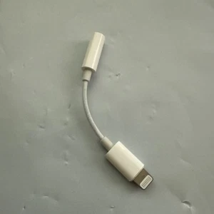 Apple Lightning to 3.5 mm Headphone Jack Adapter A1749 - Picture 1 of 4