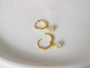 18ct Gold-Plated 925 Sterling Silver 11mm Twisted French Lock Hoop Earrings - Picture 1 of 5