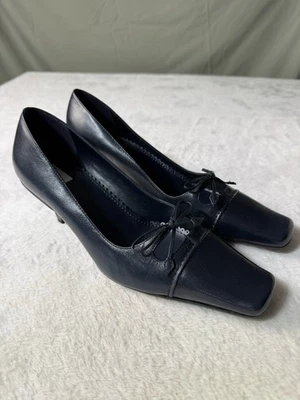 Sapatos de Salto Gatinho Y2K Couro Biqueira Quadrada Meia-Noite Azul Marinho 8 Arcos Anos 2000 Preppy - Imagem 1 de 4