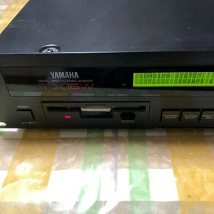 USED YAMAHA TX16W Rackmount Sampler Sound Module with System disk - Picture 1 of 12