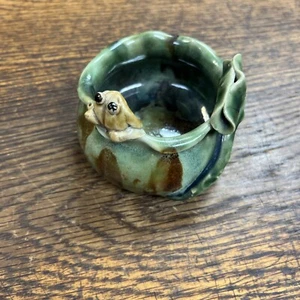 Vintage Majolika Keramik Handarbeit 3-D Frosch, Lilienpad Schüssel in einwandfreiem Zustand - Bild 1 von 7