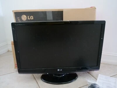 LG FLATRON w2753V-PF 27" Widescreen lCD Monitor - Image 1 of 4