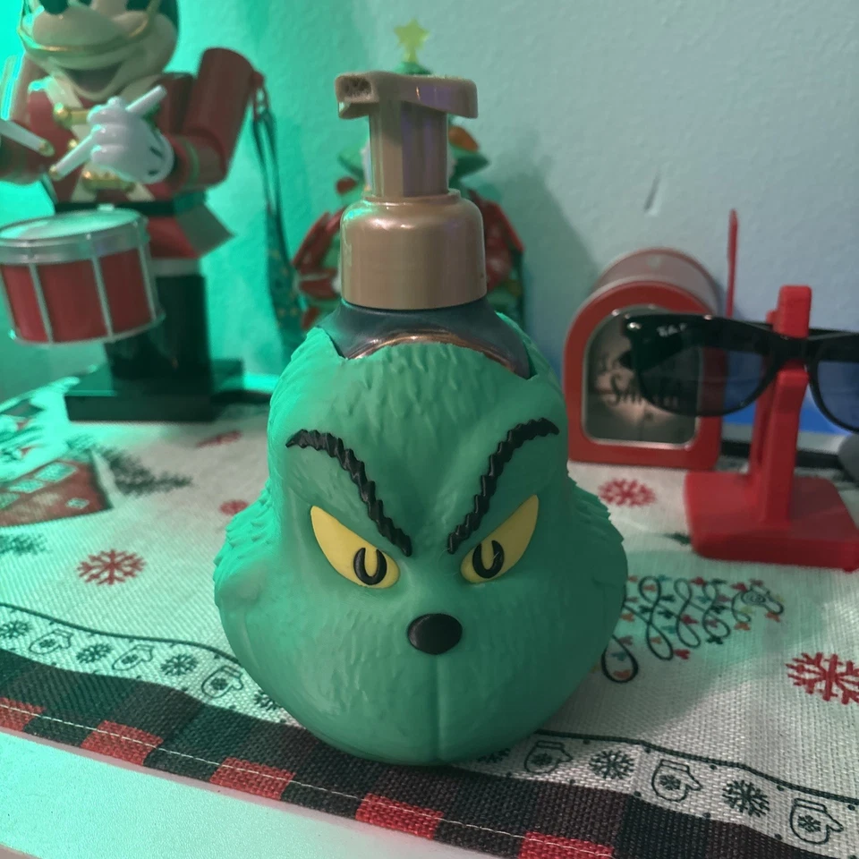 Porta-sabonete espumante Grinch Bath & Body Works B&BW - Imagem 1 de 4