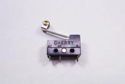 E61-60K Cherry Snap Action Switch Roller Lever SPDT 5A 30VDC 125VAC ON-MOM LUGS - Image 1 of 4