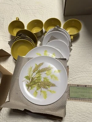 De colección años 70 16 piezas servir para 4.  Caja Original Trigo Artesanal Casual Nunca Usada Foto 1 de 4