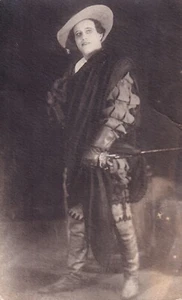 IVAN KOZLOVSKY Ópera Tenor Fotografía autografiada como el Duque de Mantua 1935 - Imagen 1 de 2