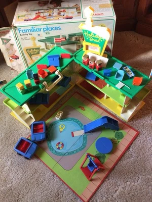 Juego PlaySchool Holiday Inn 1974 con accesorios completo y caja Foto 1 de 4