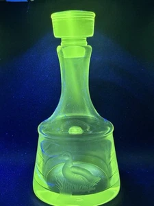 Vintage Wedgwood Clear Glass Bell Shaped Decanter Manganese Glass Glow Nice - Picture 1 of 24