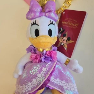 Tokyo Disney Resort 25th Anniversary Daisy Duck Plush Keychain Japan Exclusive - Picture 1 of 6