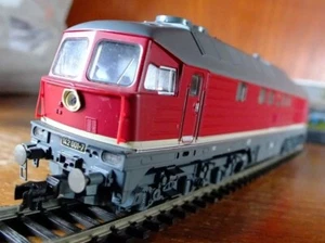 Roco 63430 Spur HO Diesellok DR BR 142 "Ludmilla" in roter Lackierung - Bild 1 von 14