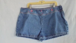 JORDACHE, DENIM, SIDE ZIPPER,SHORTS,BUTTERFLIES,& CZ'S SZ 14 1/2.WAIST 33" - Picture 1 of 4