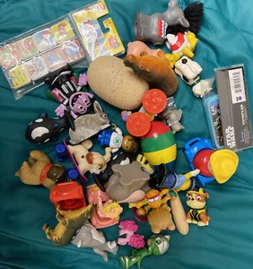 Lote Mixto De Juguetes McDonald’s Miss Piggy Plaza Sésamo Star Wars Dr Seuss Gomas de Borrar - Imagen 1 de 8