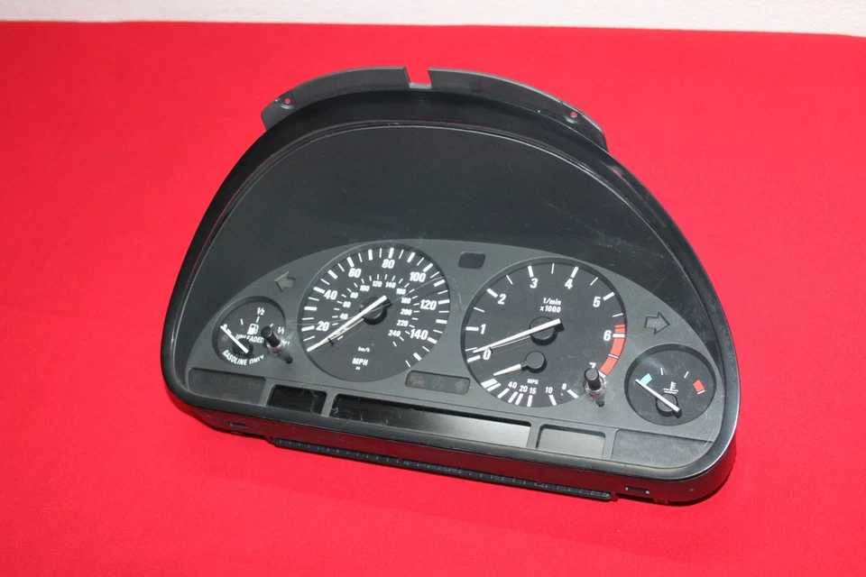 Conjunto de cuadro de instrumentos velocímetro BMW E39 540 2001-2003 FABRICANTE DE EQUIPOS ORIGINALES Foto 1 de 4