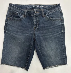 Women’s Size 8 Apt 9 Brand Bermuda Jean Shorts Cut-offs Raw Edge Hem - Picture 1 of 9