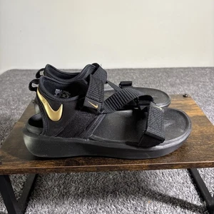 Sandali Nike Vista donna 9 nero oro comodi con cinturino DJ6608-002 - Foto 1 di 8