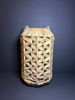 Boho Hecho a Mano Mimbre Agua Jacinto Candelabro Linterna con Mango 12 x 7.5" Foto 1 de 4