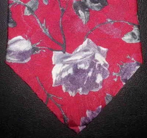 Corbata Ketch Classics Poliéster Flores Rojo Gris Púrpura Diseño Floral Nueva en Caja t2158 - Imagen 1 de 5