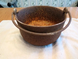 Vintage Cast Iron Bean Pot Kettle Cauldron Planter 8" Wide x 5" Tall x 8 Lbs. - Picture 1 of 19