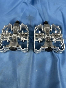 NOS VP BAT WINGZ 9/16" Pedals SILVER Bear Trap Old School BMX GT Elite Dyno 757 - Picture 1 of 5