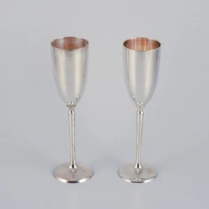 Gunilla Lindahl Scandia Present. Due grandi flauti da champagne in argento pl... - Foto 1 di 7