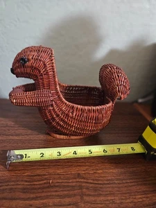 Vintage Eichhörnchen braun geflochten Weide & Eichel Korb Pflanzenhalter oder Schmuck Schale - Bild 1 von 3