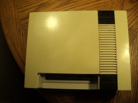 Nintendo NES Console No. NES-001  Parts /Repair   Powers Up   Untested